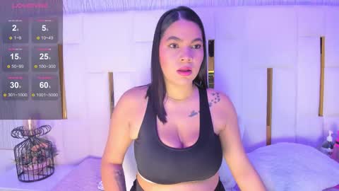 Snapshot of hillary_uckerman_ chatting on 14, 9, 2025 Hillary online show from 14, 9, 2025