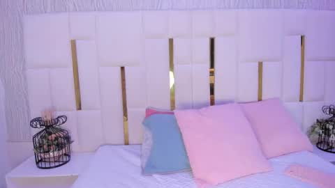 Snapshot of hillary_uckerman_ chatting on 29, 9, 2025 Hillary online show from 29, 9, 2025