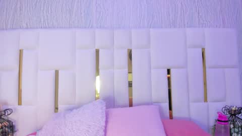 Snapshot of hillary_uckerman_ chatting on 5, 10, 2025 Hillary online show from 5, 10, 2025