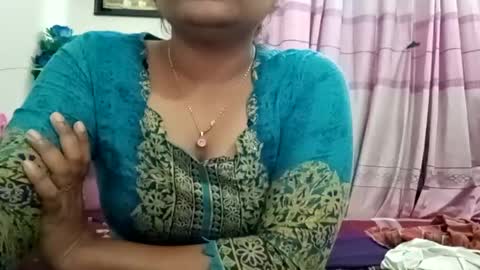 himuhimu22 online show from 8, 3, 2025