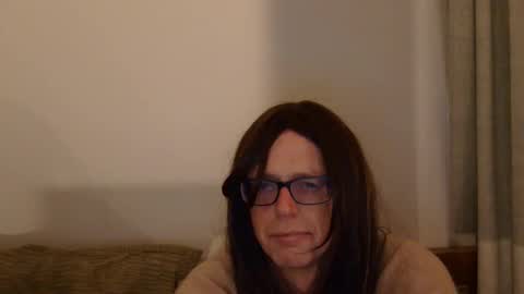 Snapshot of hiriley chatting on 30, 10, 2025 HiRiley online show from 30, 10, 2025