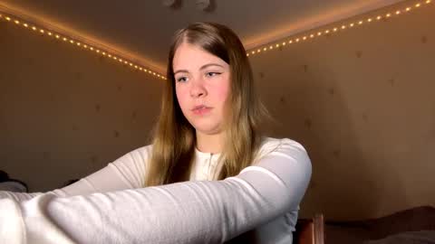 I am Amy ntmu Lets hit 10 Thumbs Up together online show from 16, 3, 2026