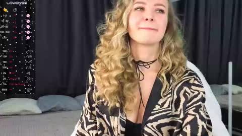 Ksenia online show from 22, 10, 2025