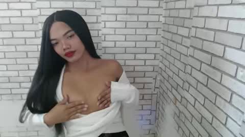 Guinevere3 online show from 8, 1, 2026