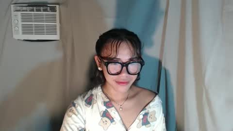 Karrie3 online show from 2, 12, 2025