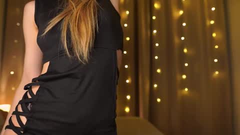 Moni Monica online show from 2, 12, 2025