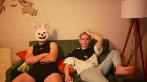 Snapshot of holiday_boys chatting on 17, 10, 2025 Extaz Athrey Howard online show from 17, 10, 2025