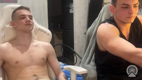 Snapshot of holiday_boys chatting on 2, 2, 2026 Extaz Athrey Howard online show from 2, 2, 2026