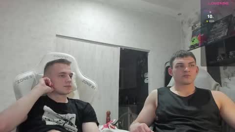 Snapshot of holiday_boys chatting on 7, 2, 2026 Extaz Athrey Howard online show from 7, 2, 2026