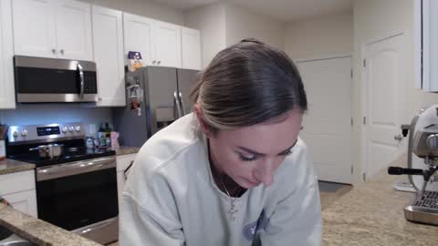 Holi Hurricane online show from 7, 11, 2025