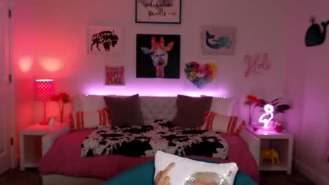 Holi Hurricane online show from 6, 1, 2026