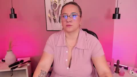 Hollie online show from 18, 10, 2025