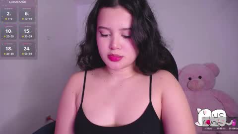 Snapshot of holly_16 chatting on 5, 3, 2025 holly_16 online show from 5, 3, 2025