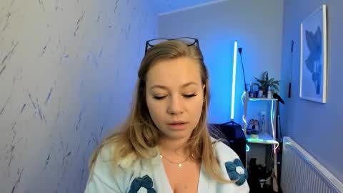 Holly online show from 30, 9, 2025