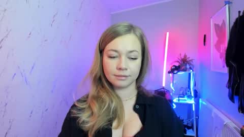 Holly online show from 13, 11, 2025