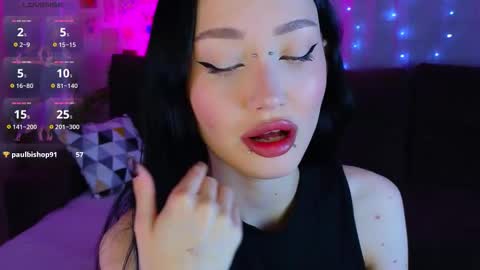 holly_berryy_ online show from 10, 10, 2025
