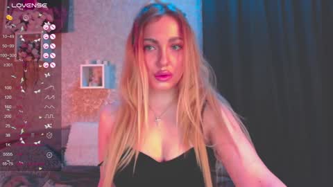 holly_molly8 online show from 16, 1, 2025