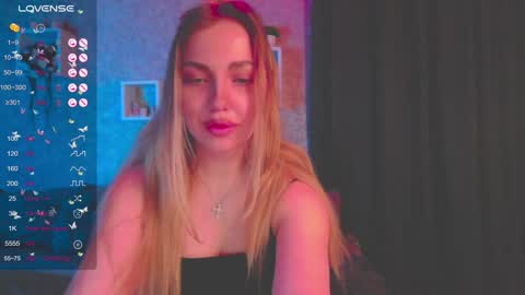 holly_molly8 online show from 23, 1, 2025