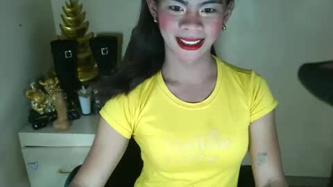 Snapshot of holly_sugar20 chatting on 17, 11, 2025 Mika Duhay Velat online show from 17, 11, 2025