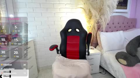 Snapshot of hollyprincess_2 chatting on 8, 1, 2025 holly princess mermaid online show from 8, 1, 2025