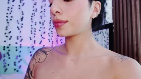 holly online show from 12, 12, 2024