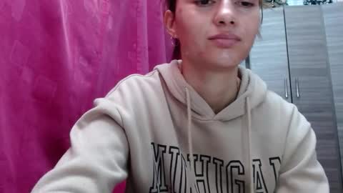 Juli online show from 4, 3, 2026