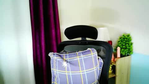 holy_maxine online show from 3, 2, 2026