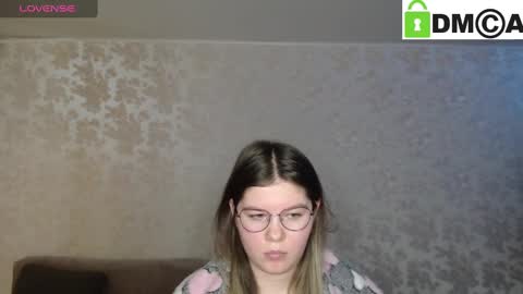 Welcome guys  Pleasure to see you all here  My name is MichaelaTip menu is active Private is open  online show from 10, 12, 2024