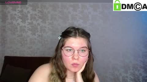 Welcome guys  Pleasure to see you all here  My name is MichaelaTip menu is active Private is open  online show from 29, 1, 2025