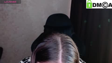 Welcome guys  Pleasure to see you all here  My name is MichaelaTip menu is active Private is open  online show from 20, 9, 2025