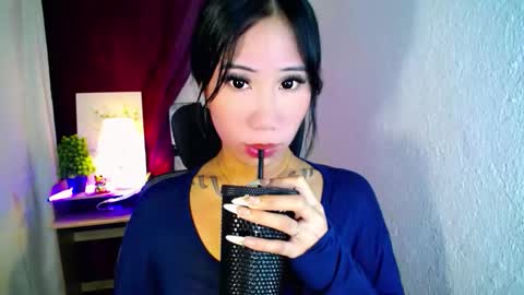 holy_samyx online show from 1, 10, 2025