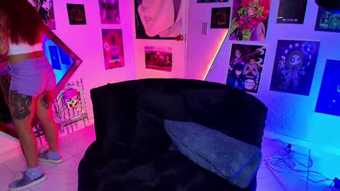   online show from 1, 2, 2025