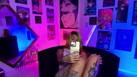   online show from 4, 2, 2025