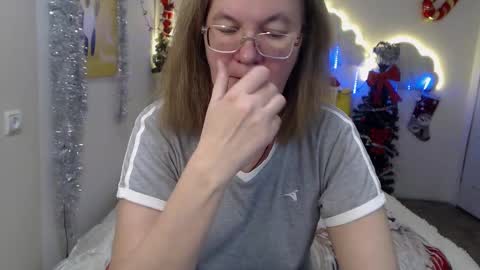 holymilfa online show from 8, 12, 2024