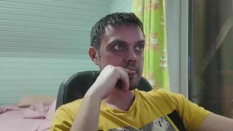 Snapshot of honesttojoy chatting on 8, 11, 2025 Henry online show from 8, 11, 2025