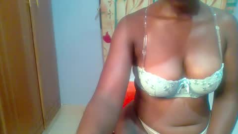 Snapshot of honey_beb chatting on 21, 2, 2025 honey_beb online show from 21, 2, 2025