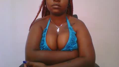 Snapshot of honey_beb chatting on 2, 10, 2025 honey_beb online show from 2, 10, 2025