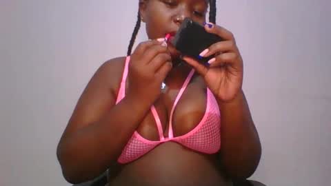 Snapshot of honey_beb chatting on 19, 10, 2025 honey_beb online show from 19, 10, 2025