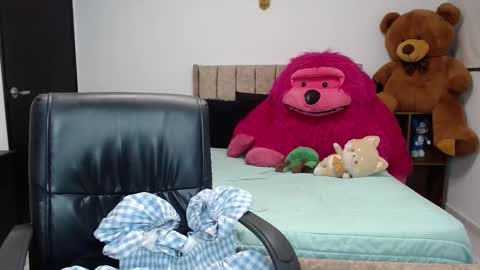 Snapshot of honey_hypnotic chatting on 2, 1, 2025 honey_hypnotic online show from 2, 1, 2025