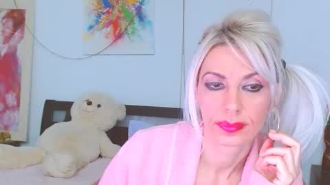 honey_lara online show from 18, 1, 2026