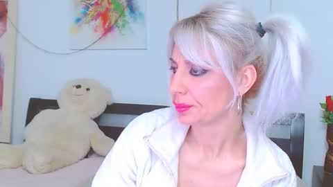 honey_lara online show from 4, 2, 2026