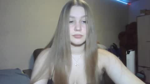 Snapshot of honey_lolaaa chatting on 27, 10, 2025 honey_lolaaa online show from 27, 10, 2025