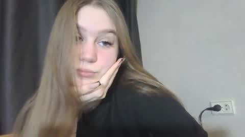 Snapshot of honey_lolaaa chatting on 28, 11, 2025 honey_lolaaa online show from 28, 11, 2025