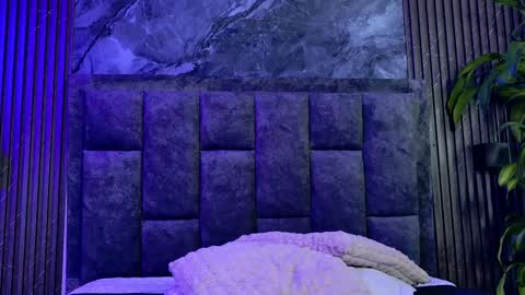 honey_sunn_ online show from 7, 10, 2025