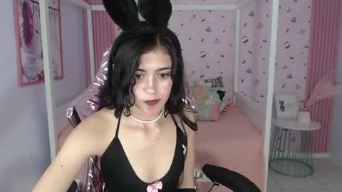 HONEY  online show from 10, 1, 2025