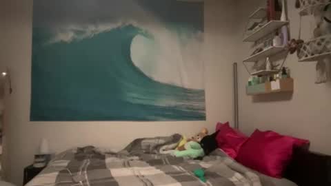 honeybun_z online show from 4, 12, 2025