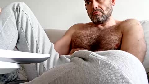 Snapshot of honeydaddyforyou chatting on 1, 3, 2025 honeydaddyforyou online show from 1, 3, 2025