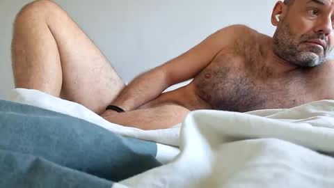 Snapshot of honeydaddyforyou chatting on 19, 10, 2025 honeydaddyforyou online show from 19, 10, 2025