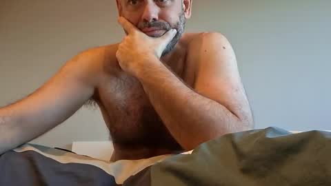 Snapshot of honeydaddyforyou chatting on 1, 12, 2025 honeydaddyforyou online show from 1, 12, 2025