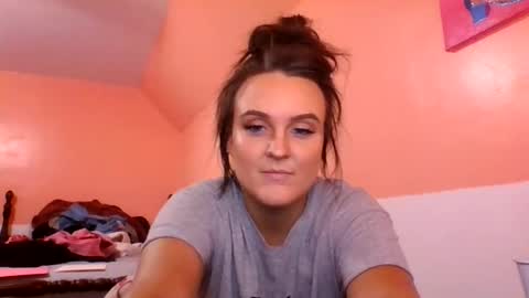 HoneyDrippinBunny online show from 2, 2, 2026